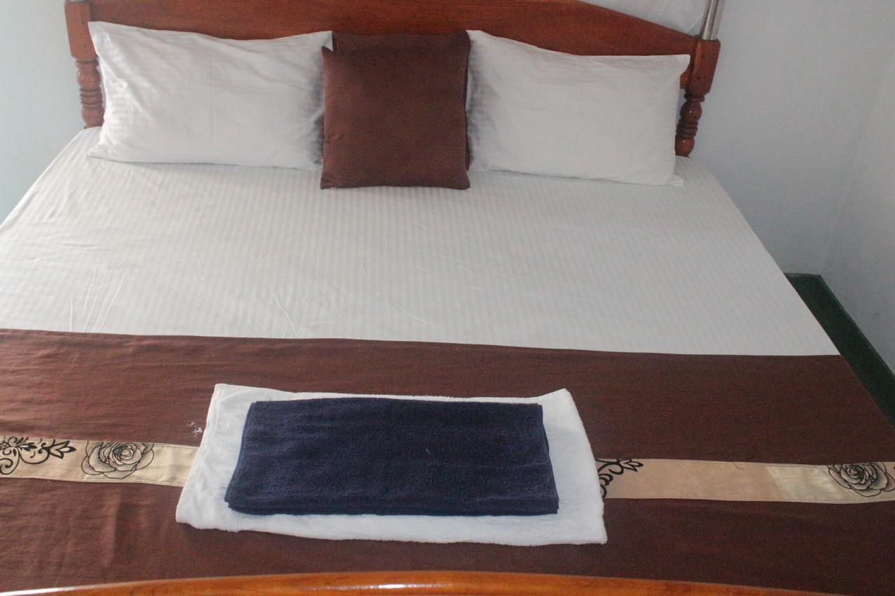 Julie Guest House Tangalle Exterior foto