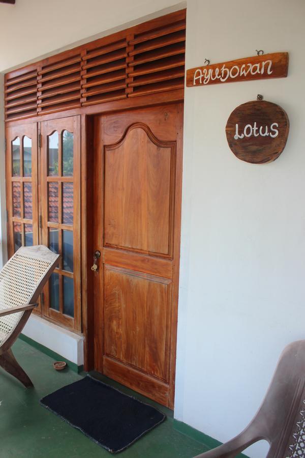 Julie Guest House Tangalle Exterior foto